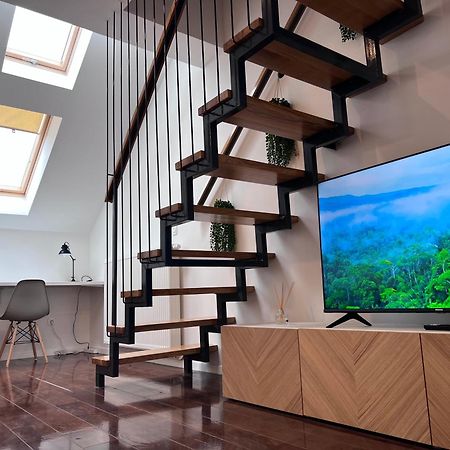 Cozy Loft Apartment In Zagreb Center Bagian luar foto