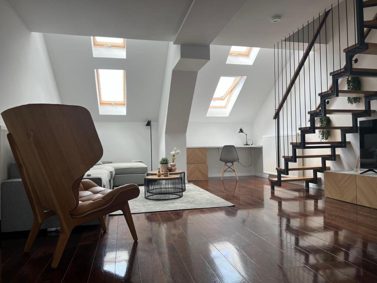 Cozy Loft Apartment In Zagreb Center Bagian luar foto