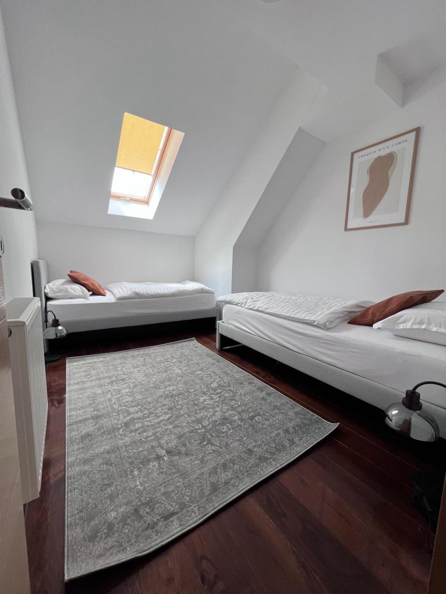 Cozy Loft Apartment In Zagreb Center Bagian luar foto